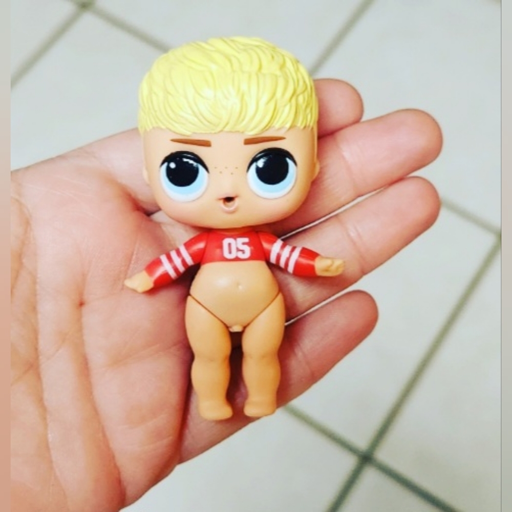 LOL Surprise Dolls Boys Series 2 Captain Q.B.